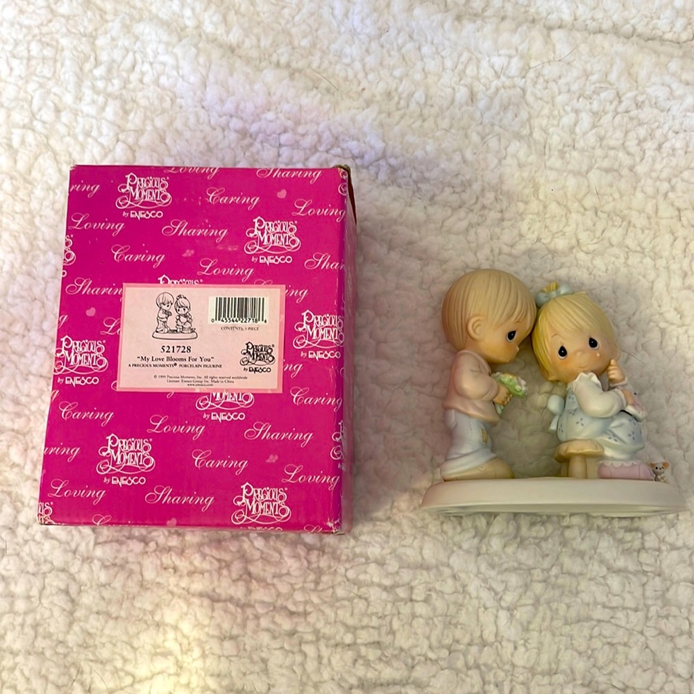 Precious Moments  “My Love Blooms For You” #521728